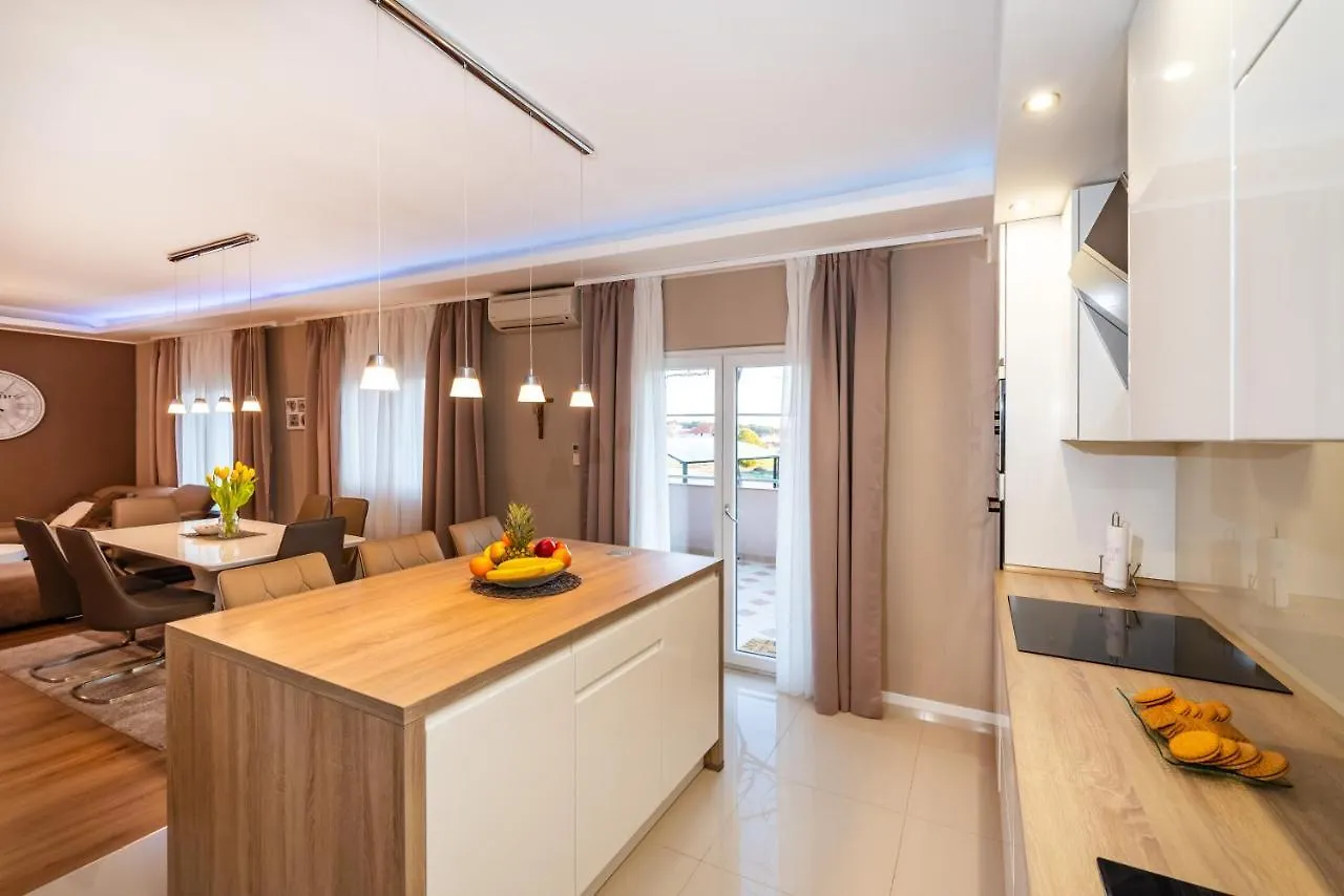 Apartment Leon Biograd Na Moru