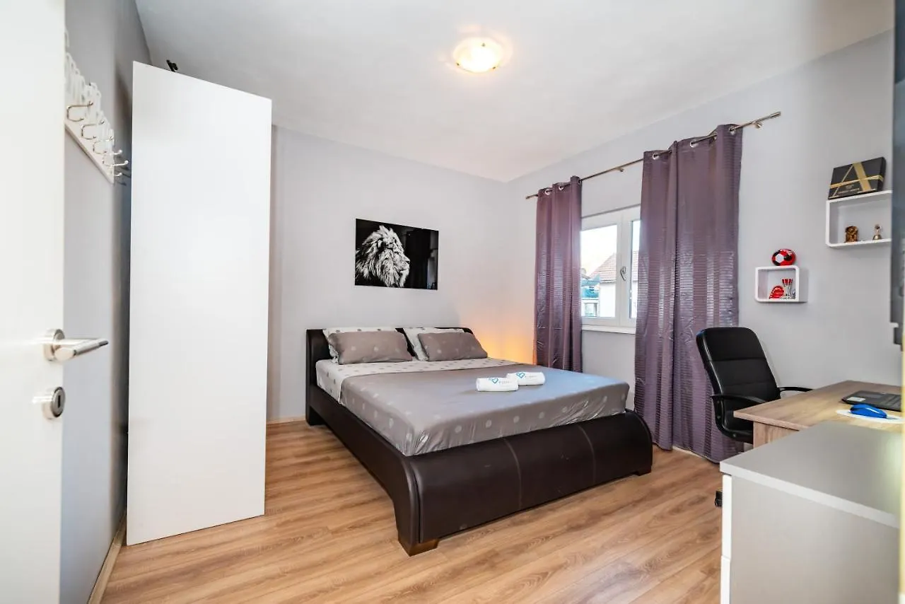 Apartment Leon Biograd Na Moru