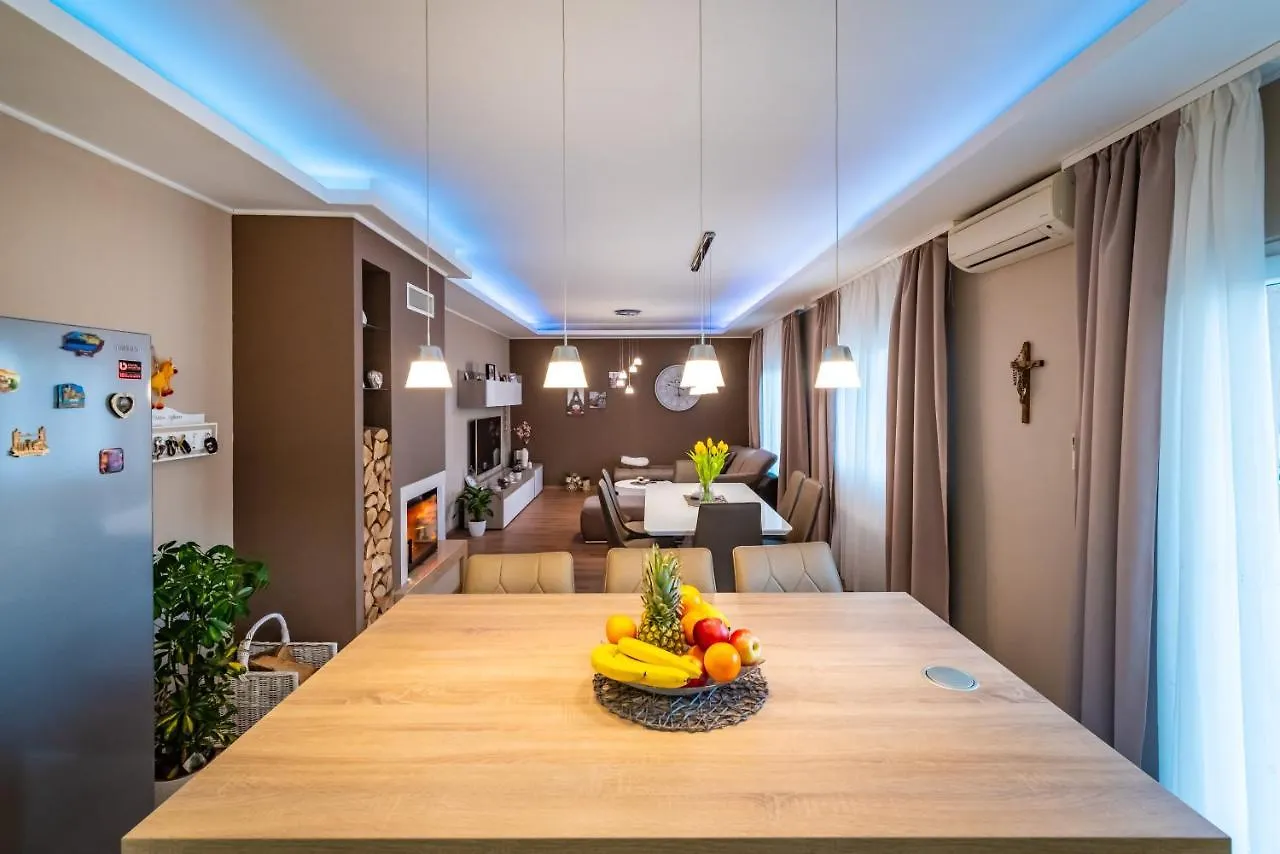 Apartment Leon Biograd Na Moru