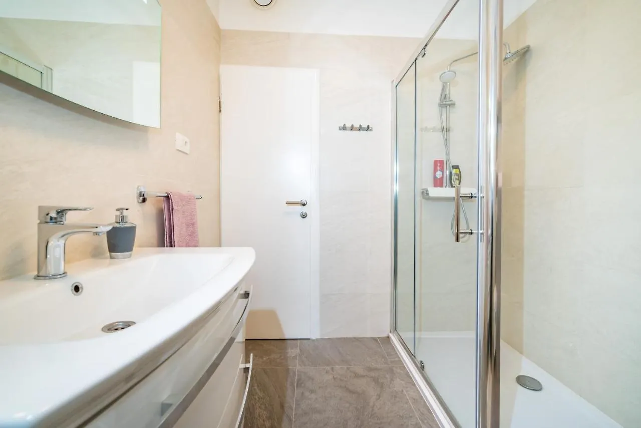 Apartment Leon Biograd Na Moru
